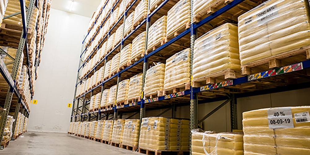 Palletised goods in a distribution warehouse